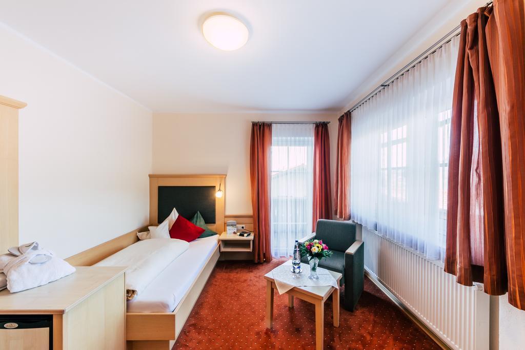 Wellness- Und Wohlfuehlhotel Waldeck Боденмайс Екстериор снимка